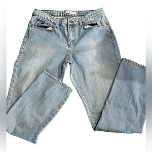 Vintage Y2K Tommy Hillfiger women’s size 8 light-wash straight 32 inseam